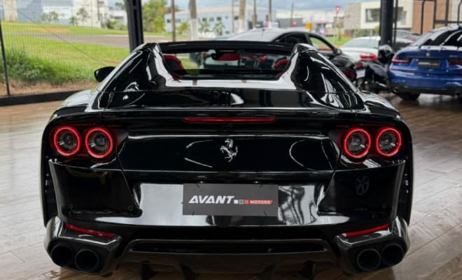 Ferrari 812