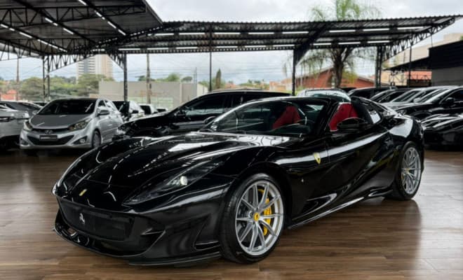 Ferrari 812